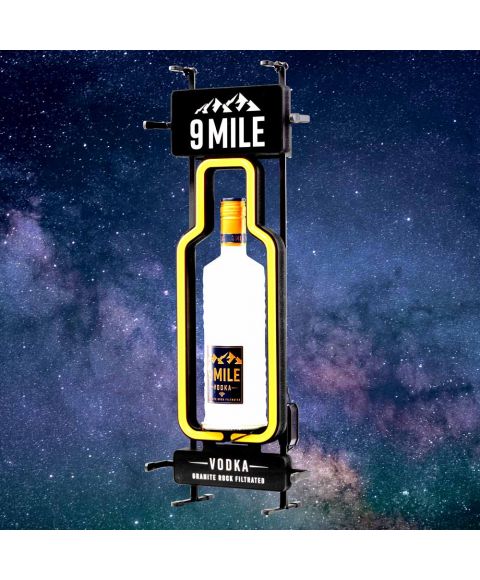 9 MILE leuchtender Bottle Shape Glorifire mit Vodka Flasche 9 Mile Logo und Befestigung
