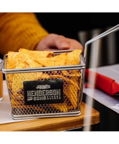 Kleiner Frittierkorb von Henderson & Sons befüllt mit Tortilla Chips